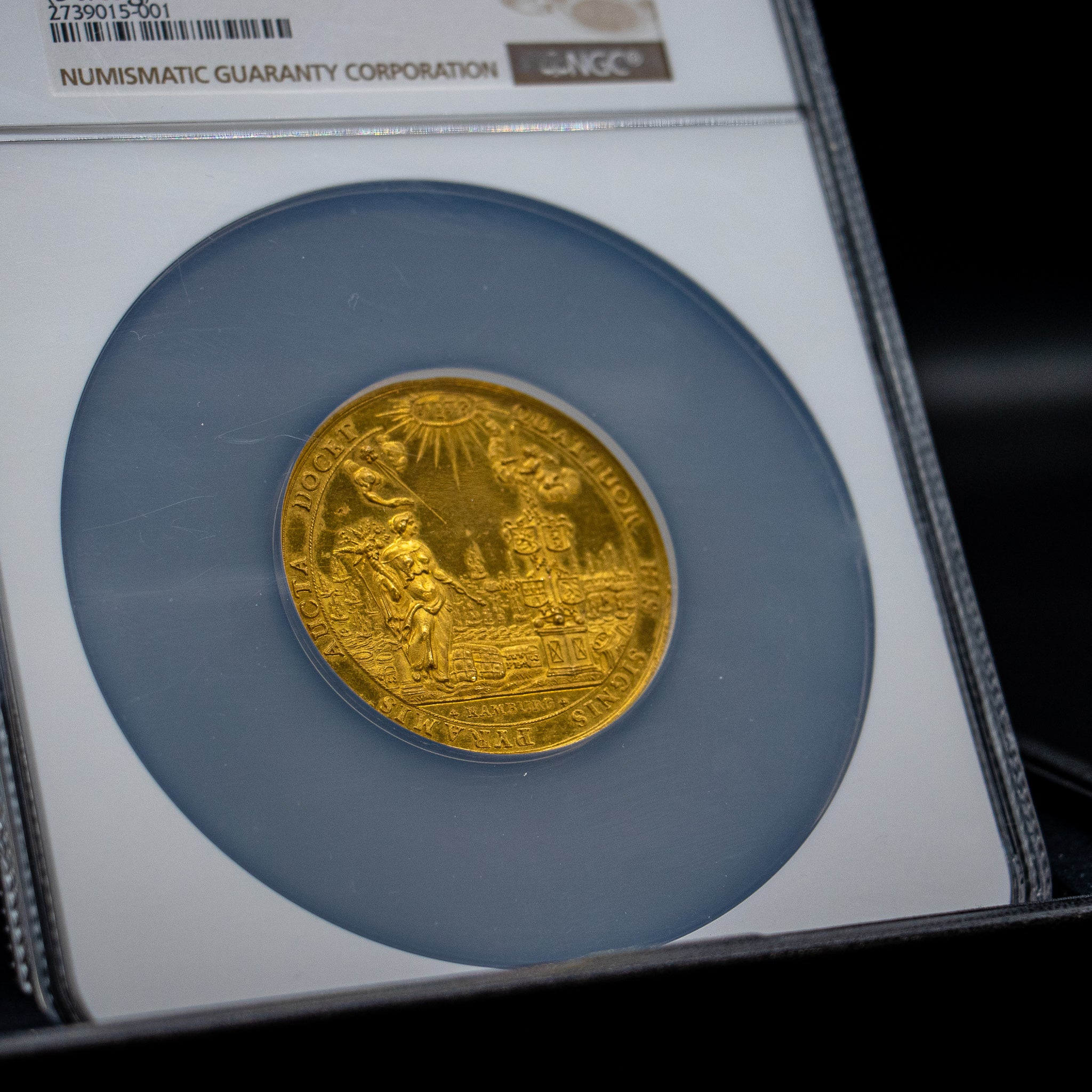 1677年 ハンブルグ都市景観 ポルトガレッサー10ダカット金貨(NGC